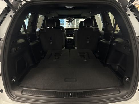 New 2026 Jeep Grand Cherokee L Limited w/ Limited Altitude Package AWD/4WD image 30