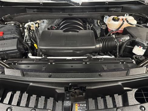 Used 2024 GMC Yukon AT4 w/ AT4 Premium Package AWD/4WD image 39