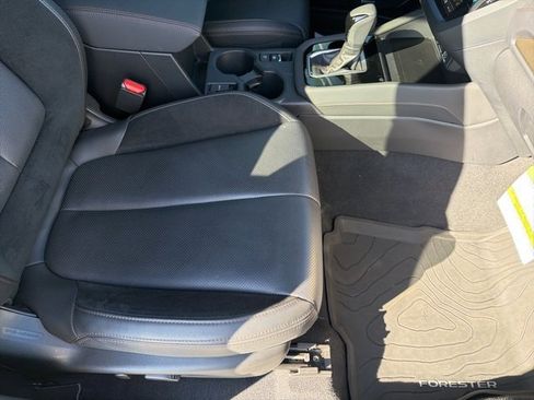Used 2025 Subaru Forester Touring image 11