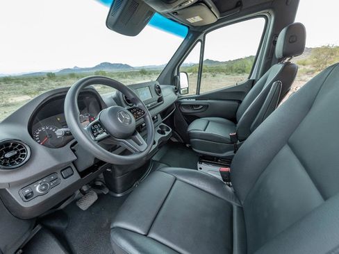 Used 2019 Mercedes-Benz Sprinter 4x4 144 image 45