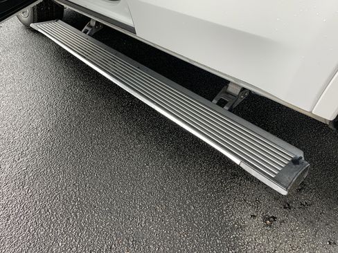 Used 2022 Jeep Grand Wagoneer Series I image 48