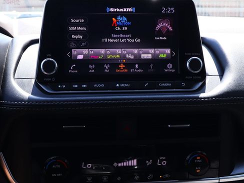 Used 2023 Nissan Rogue SV AWD/4WD image 44