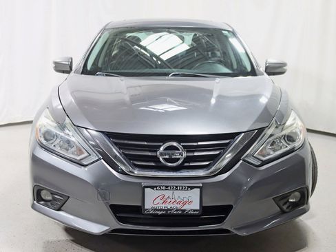 Used 2017 Nissan Altima 2.5 SL w/ Moonroof Package image 8