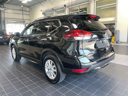 Used 2017 Nissan Rogue SV w/ SV Premium Package AWD/4WD image 18
