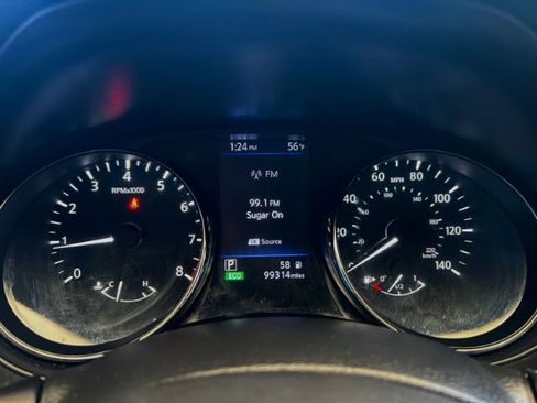 Used 2019 Nissan Rogue S image 16