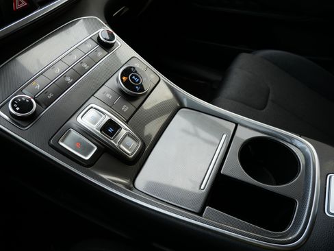 Certified 2023 Hyundai Santa Fe SE image 18