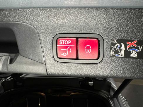 Certified 2025 Mercedes-Benz GLS 450 4MATIC image 17