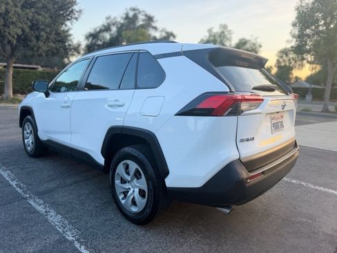 Used 2019 Toyota RAV4 LE w/ Carpet Mat Package FWD image 2
