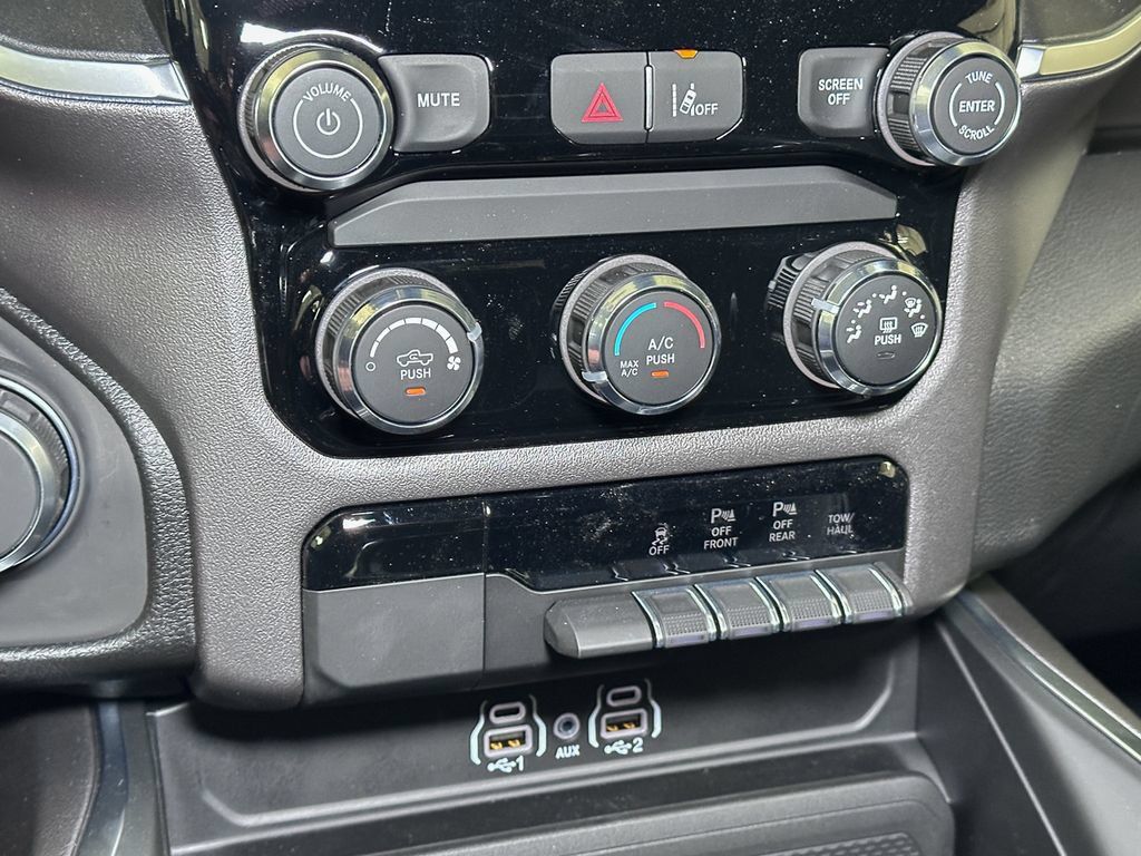 New 2026 RAM 1500 Express AWD/4WD image 27
