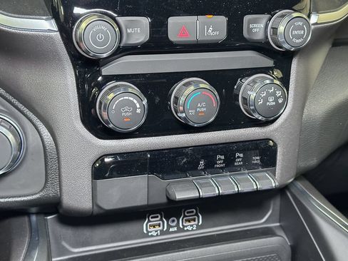 New 2026 RAM 1500 Express AWD/4WD image 27