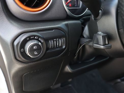 Used 2022 Jeep Gladiator Mojave image 11