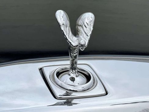 Used 2024 Rolls-Royce Phantom Sedan w/ The Phantom Package RWD image 18