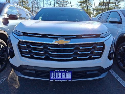 New 2026 Chevrolet Equinox LT image 2