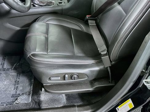 Used 2023 Chevrolet Traverse RS AWD/4WD image 23