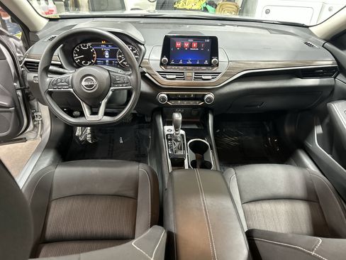 Used 2024 Nissan Altima 2.5 SV image 21