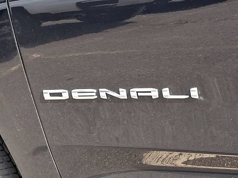 Used 2021 GMC Yukon Denali w/ Denali Premium Package AWD/4WD image 5