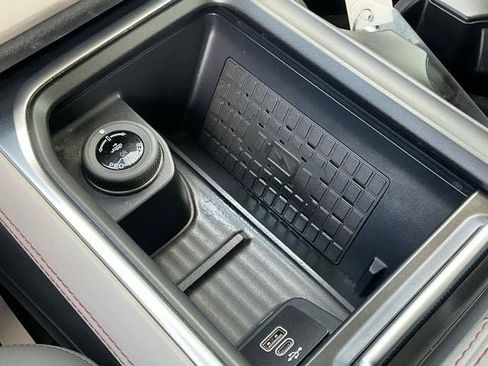 Used 2025 Ford Expedition Max Active AWD/4WD image 16