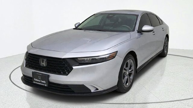 Used 2023 Honda Accord EX image 1