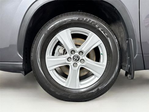 Certified 2024 Toyota Highlander LE AWD/4WD image 42