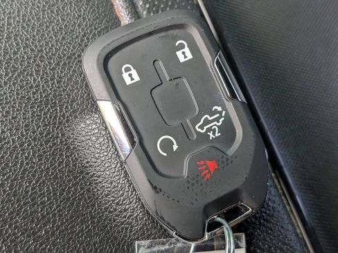 Used 2021 GMC Sierra 1500 AT4 w/ AT4 Preferred Package AWD/4WD image 30