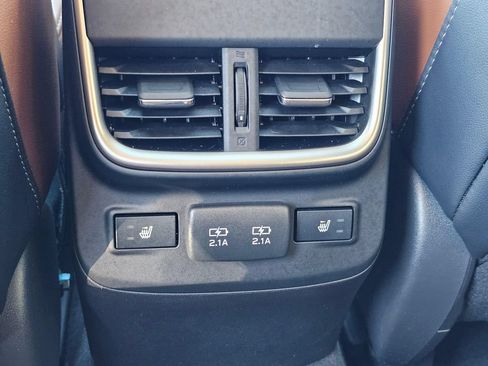 Used 2021 Subaru Outback Touring XT AWD/4WD image 17