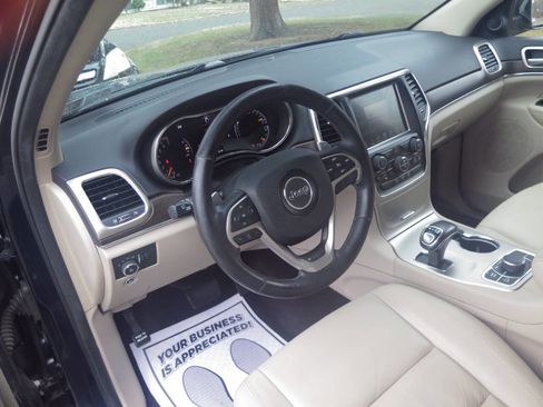 Used 2015 Jeep Grand Cherokee Limited w/ Trailer Tow Group IV image 8