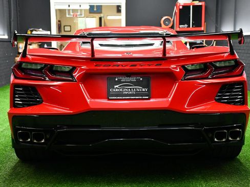 Used 2022 Chevrolet Corvette Stingray Coupe w/ Z51 Performance Package RWD image 9
