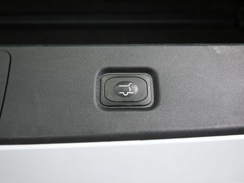 Used 2025 Ford Expedition Platinum AWD/4WD image 30