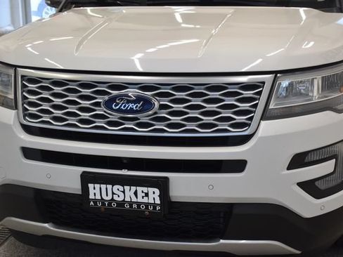 Used 2016 Ford Explorer Platinum AWD/4WD image 14