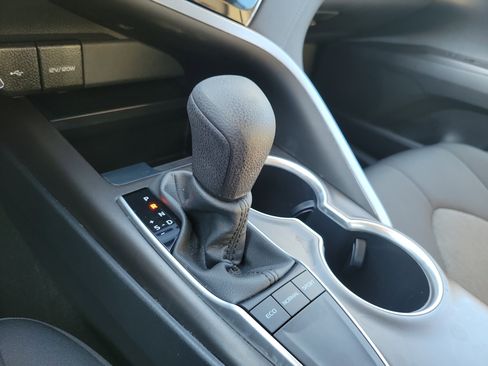 Used 2023 Toyota Camry LE image 28