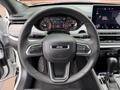Used 2024 Jeep Compass Latitude AWD/4WD image 18