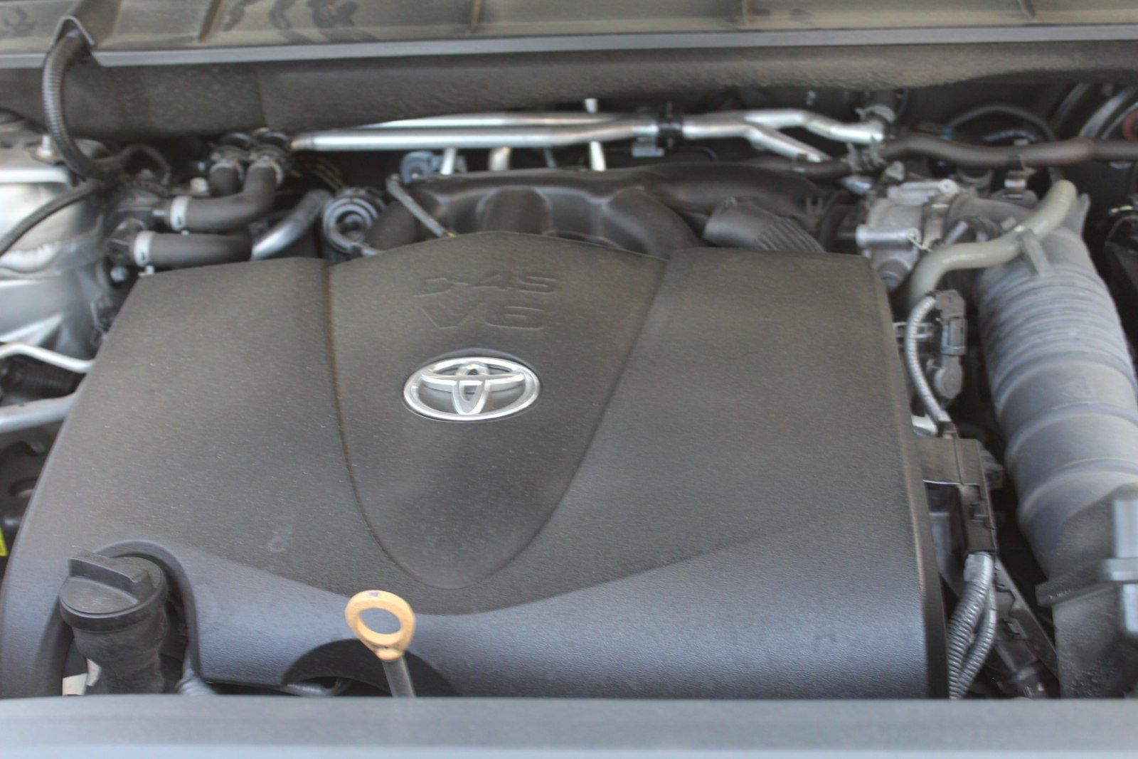 Used 2020 Toyota Highlander XLE AWD/4WD image 18
