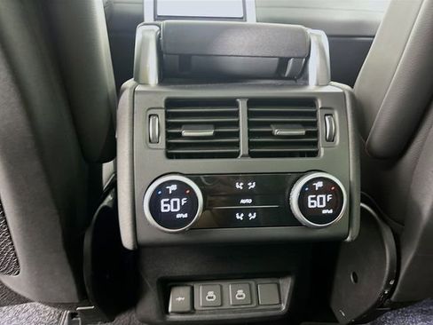 Used 2024 Land Rover Discovery S image 26