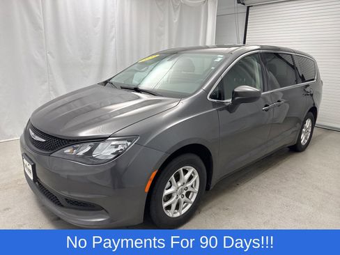 Used 2022 Chrysler Voyager LX FWD image 6