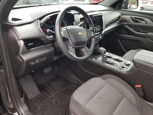 Used 2023 Chevrolet Traverse LT image 8