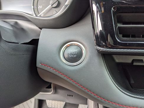 Used 2024 Toyota Highlander LE image 26