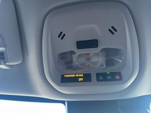 Used 2025 Chevrolet Trax LT image 20