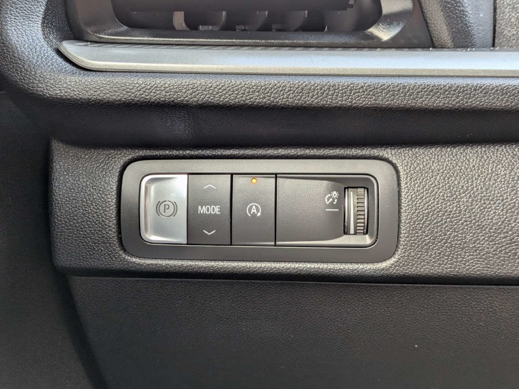 Used 2026 Chevrolet Traverse LT w/ Driver Confidence Package FWD image 23
