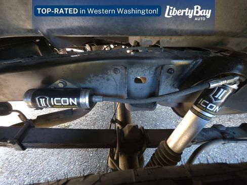 Used 2017 Toyota Tacoma TRD Sport AWD/4WD image 13