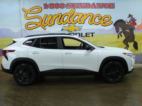 Used 2025 Chevrolet Trax ACTIV w/ Sunroof Package image 1