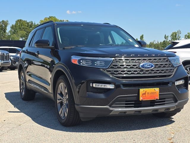 Used 2024 Ford Explorer XLT w/ Equipment Group 202A RWD image 7