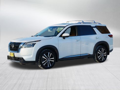 Certified 2025 Nissan Pathfinder Platinum w/ Cargo Package image 3