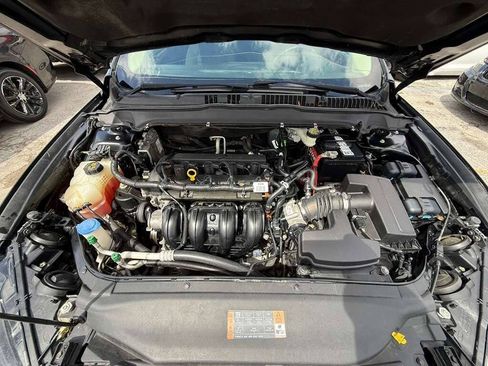 Used 2017 Ford Fusion SE FWD image 9