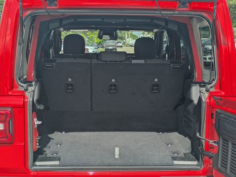Used 2025 Jeep Wrangler Unlimited Sahara w/ Safety Group AWD/4WD image 14