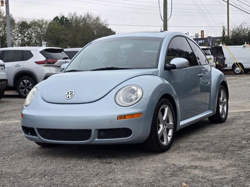 Used 2009 Volkswagen Beetle Coupe image 2
