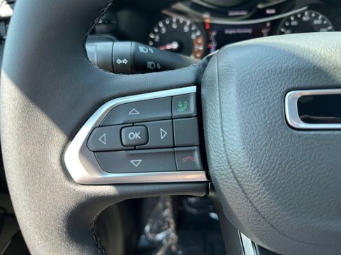 New 2025 Jeep Compass Limited w/ Sun & Sound Group AWD/4WD image 18