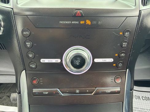Used 2020 Ford Edge Titanium FWD image 34