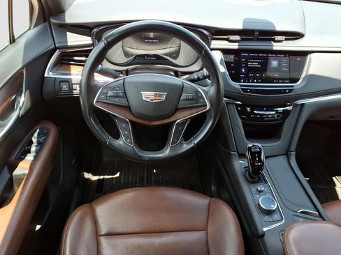 Used 2022 Cadillac XT5 Premium Luxury w/ Technology Package AWD/4WD image 9