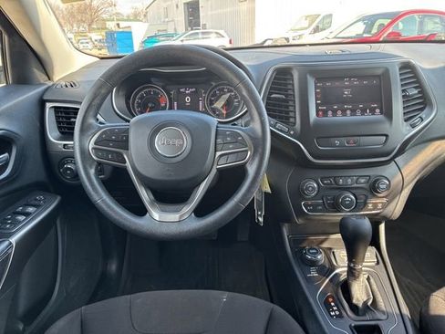 Used 2019 Jeep Cherokee Latitude w/ Popular Appearance Group image 18