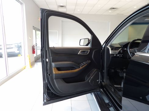 Used 2020 GMC Yukon XL Denali w/ Denali Ultimate Package AWD/4WD image 9